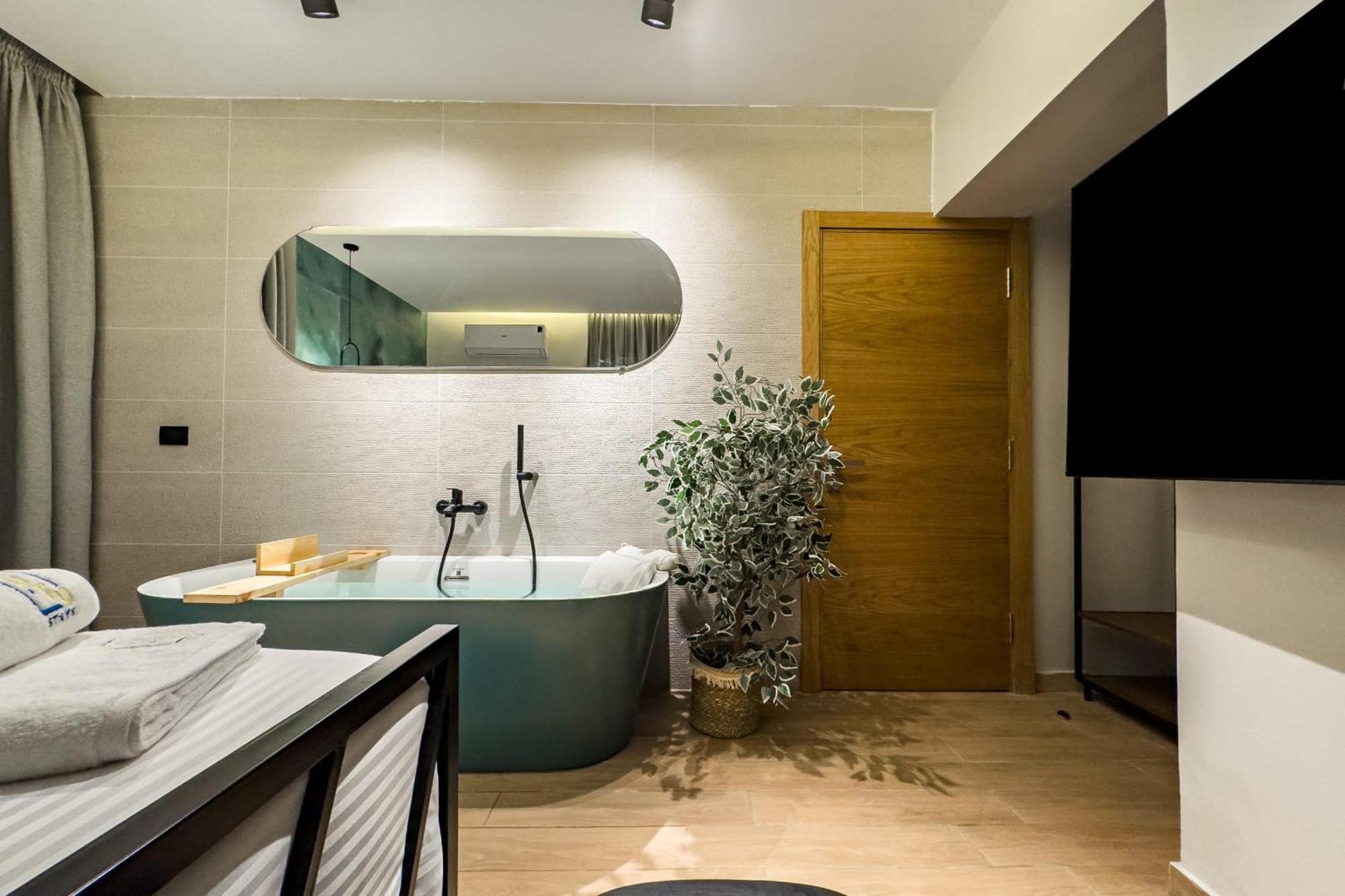 The 2bdr Placid Pod W Jacuzzi 5min To Cai Airport Apartment
